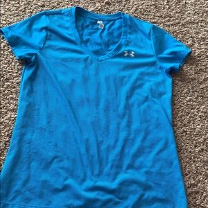 Under armour short sleeve shirt. Sz M
